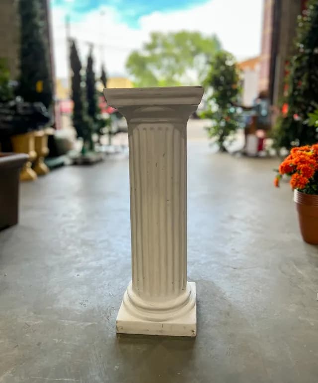Classical pedestal 01