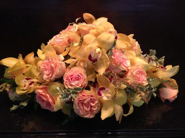 Floral arrangement 25
