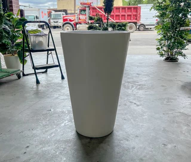 Planter 07