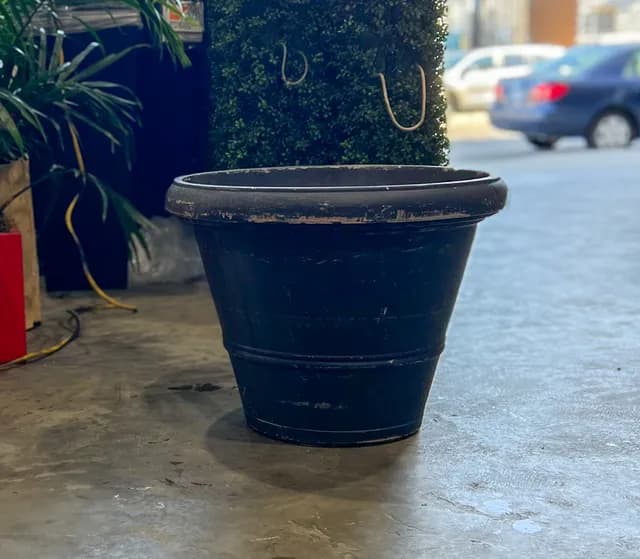 Planter 11