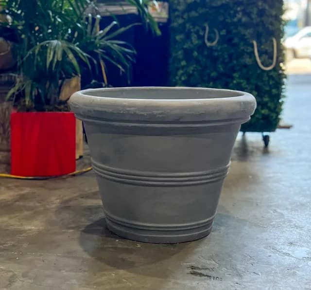 Planter 13