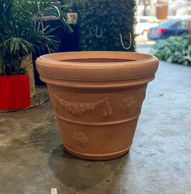 Planter 19