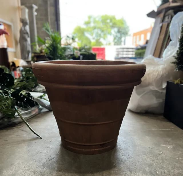 Planter 20